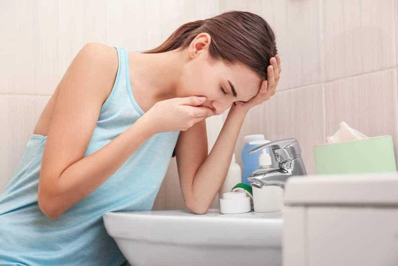 Buồn nôn sau 1 tuần quan hệ, biểu hiện có em bé sớm nhất
